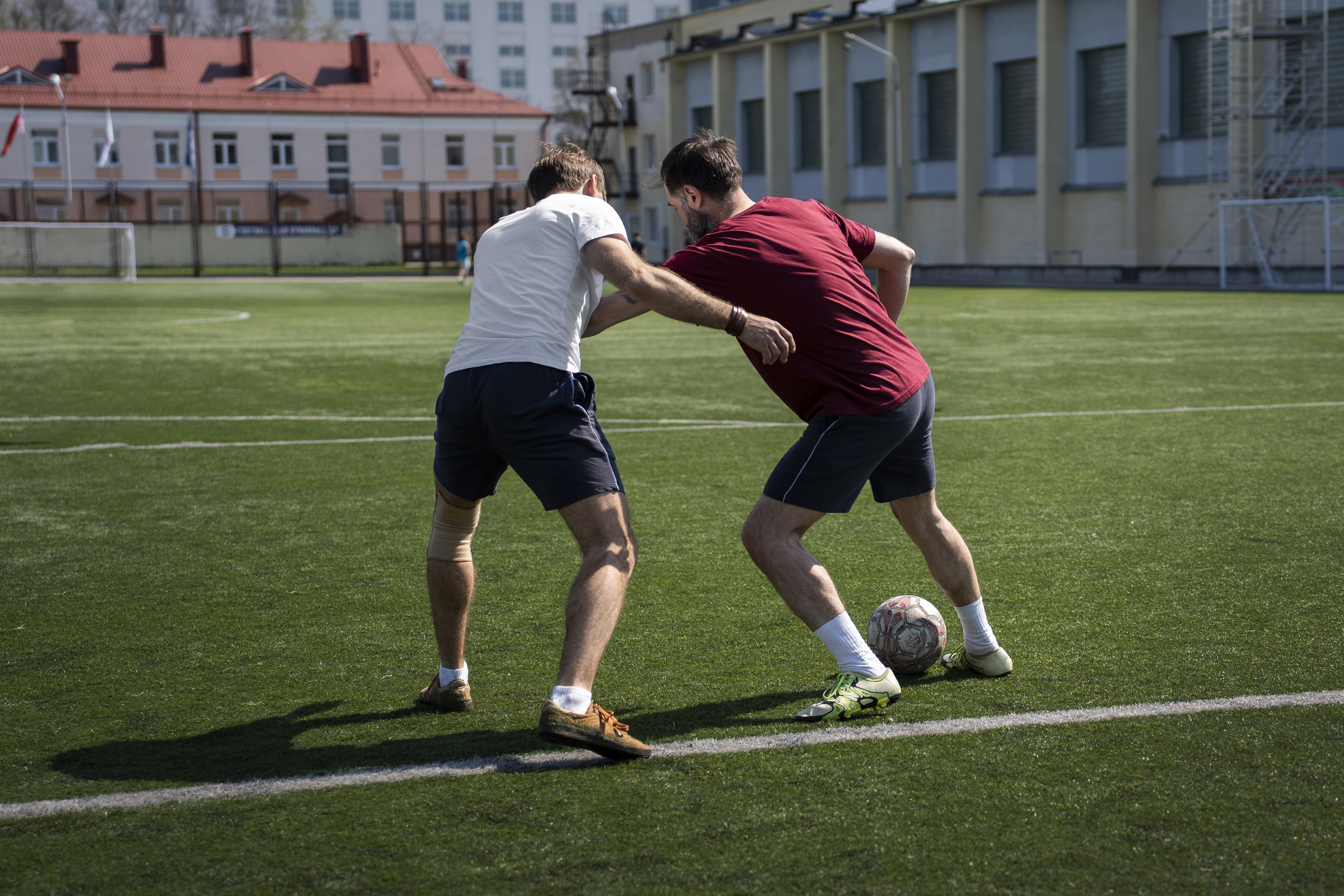 How to Tackle Without a Foul in Football?
